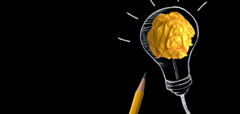 desenho de lâmpada com papel amassado dentro e lápis amarelo