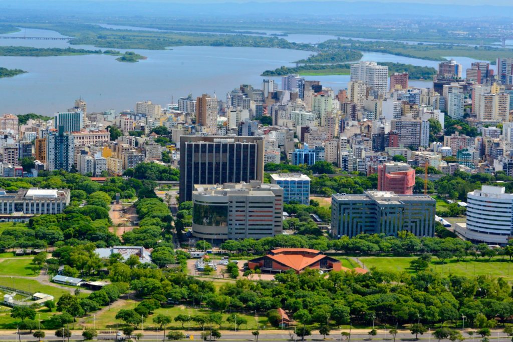 Família com renda média demoraria 90 anos para pagar apartamento de 2 quartos financiado em Porto Alegre