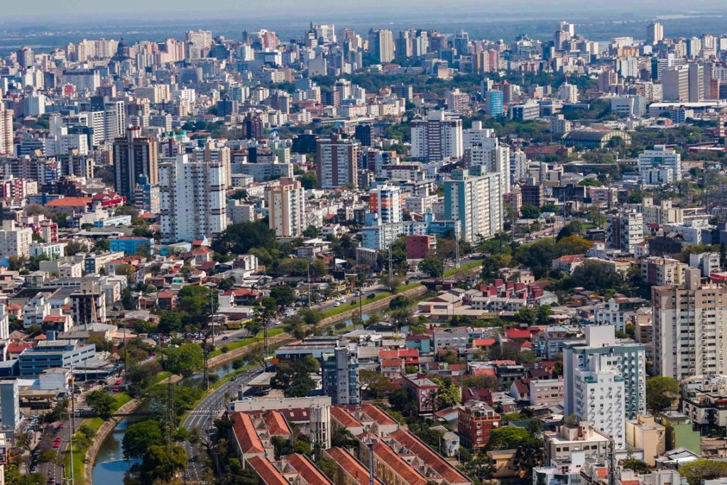 Mercado imobiliário tem alta de vendas e lançamentos em 2022 comparado ao ano anterior no RS