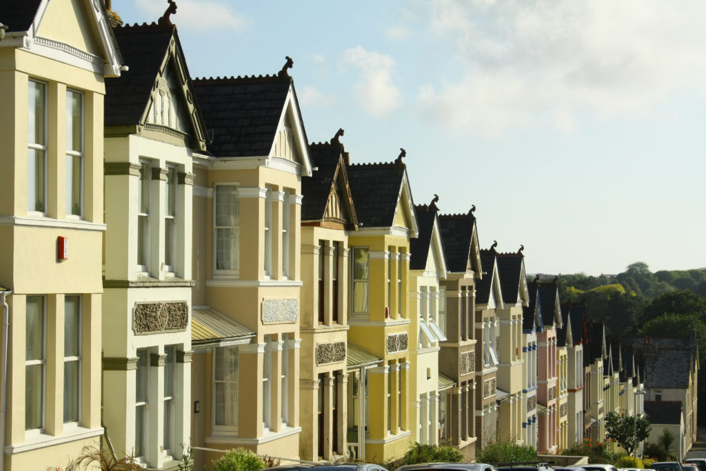 Mercado imobiliário dos EUA tem alta de 8,4% nos preços no 4° trimestre