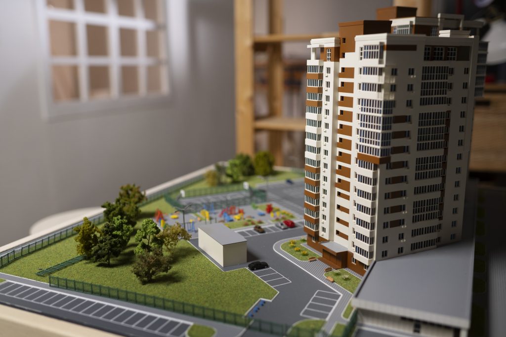 O mercado imobiliário está passando por uma transformação significativa, com mudanças nas prioridades das famílias que buscam novos lares, especialmente em virtude da redução do tamanho dos imóveis e da crescente demanda por comodidade