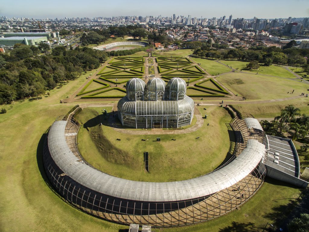 Mercado imobiliário de Curitiba encerra 2024 em alta e projeta crescimento para 2025