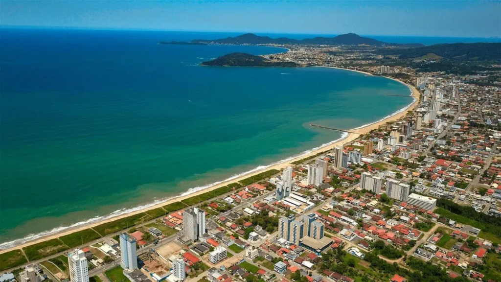 Balneário Piçarras vira aposta de incorporadoras diante da saturação de Balneário Camboriú